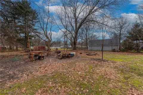 Exterior - 41834 Adelbert St, Elyria, OH 44035 photo 3 of 4