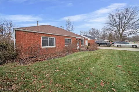 27361 Markbarry Ave, Euclid, OH 44132