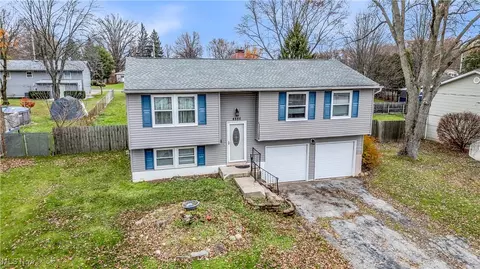 4886 Pine Trace St, Youngstown, OH 44515