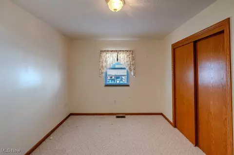 128 E 5th St, Williamstown, WV 26187 photo 25