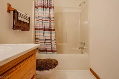 128 E 5th St, Williamstown, WV 26187 photo 22