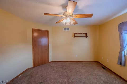 128 E 5th St, Williamstown, WV 26187 photo 19