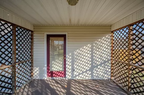 128 E 5th St, Williamstown, WV 26187 photo 6