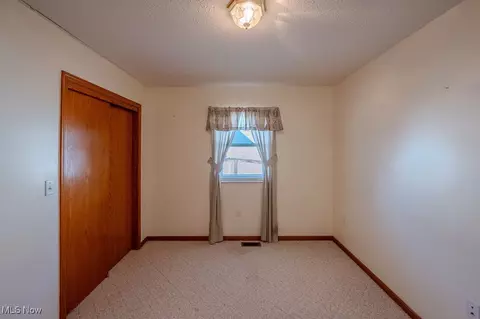 128 E 5th St, Williamstown, WV 26187 photo 20