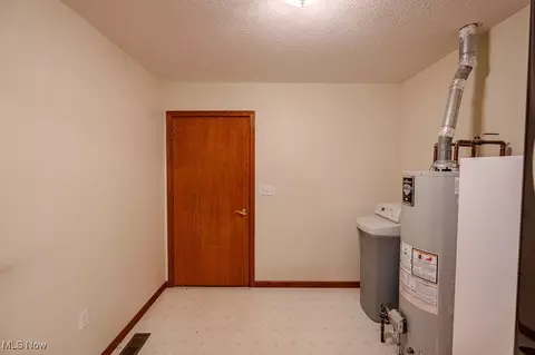 128 E 5th St, Williamstown, WV 26187 photo 27
