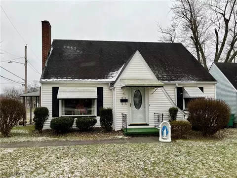 1945 Robbins Ave, Niles, OH 44446