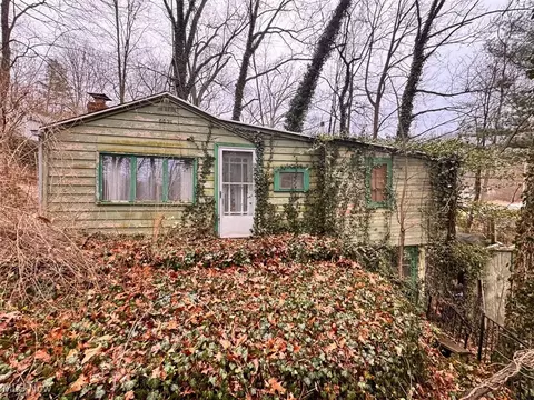 5103 Poplar Dr SW, Carrollton, OH 44615