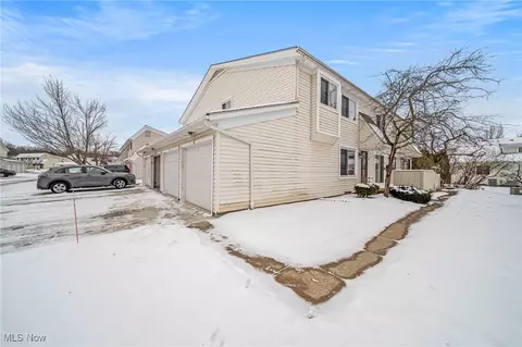 5434 Cascade Ct #57B, Willoughby, OH 44094