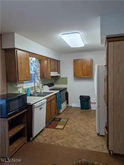 337 Crestview Dr, Munroe Falls, OH 44262 photo 5