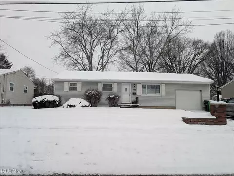 337 Crestview Dr, Munroe Falls, OH 44262