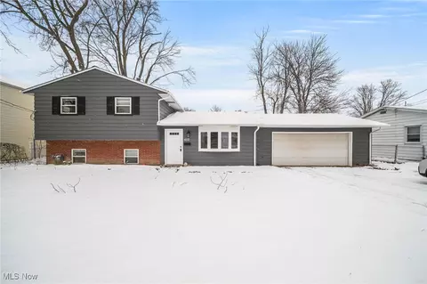 7591 Southland Rd, Mentor On The Lake, OH 44060