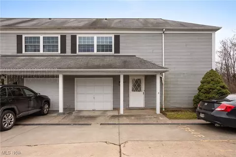 13946 Oakbrook Dr, North Royalton, OH 44133