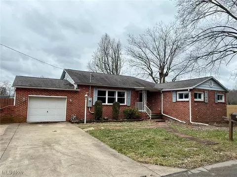 117 Hanson Dr, Marietta, OH 45750