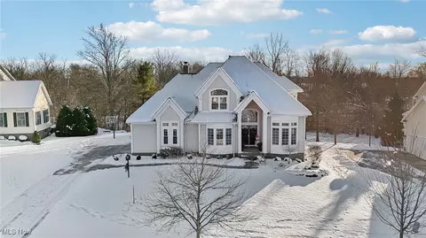 106 Blackberry Dr, Hudson, OH 44236