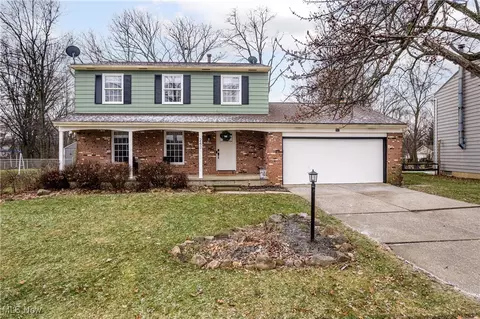 243 College Park Dr, Elyria, OH 44035