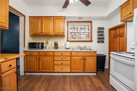 1211 East Ave, Elyria, OH 44035 photo 13