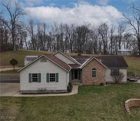 431 Scott Dr, Newcomerstown, OH 43832