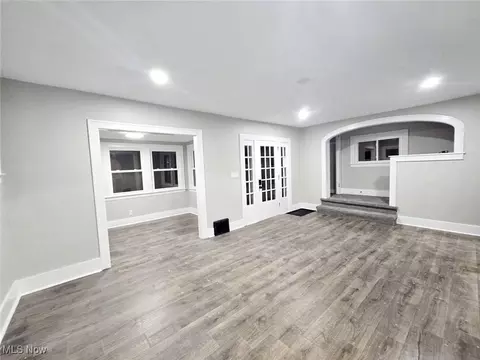 Living - 600 Dewitt St, Lorain, OH 44055 photo 2 of 3