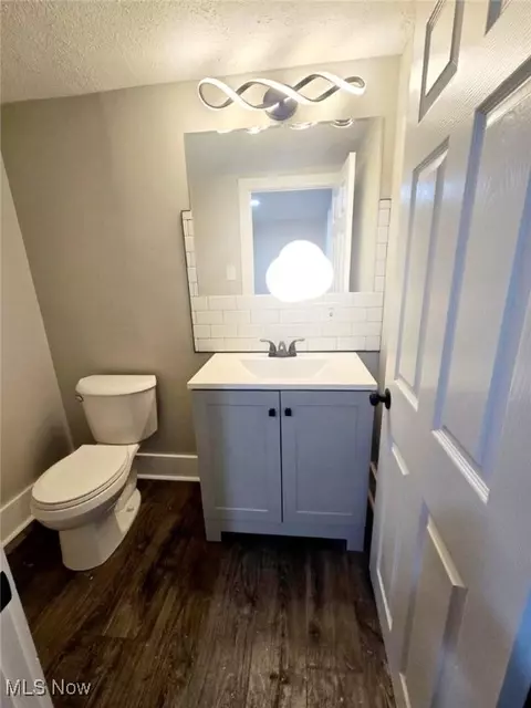 Bath - 600 Dewitt St, Lorain, OH 44055 photo 2 of 2