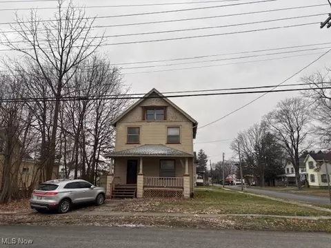 420 Cedar St, Niles, OH 44446