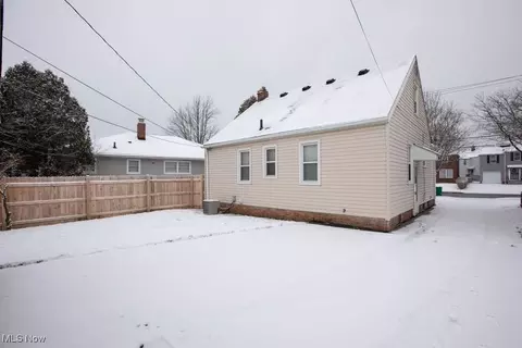 19310 Libby Rd, Maple Heights, OH 44137 photo 17