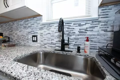 19310 Libby Rd, Maple Heights, OH 44137 photo 9