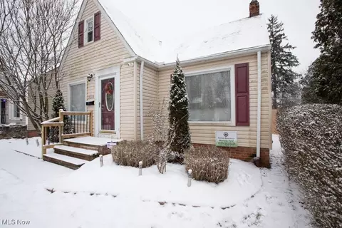 19310 Libby Rd, Maple Heights, OH 44137 photo 3