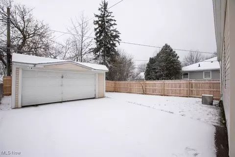 19310 Libby Rd, Maple Heights, OH 44137 photo 20