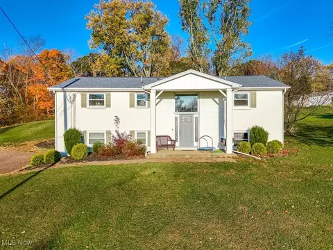 6081 Joliat Ave, Louisville, OH 44641