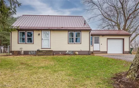12366 Cartway St NE, Alliance, OH 44601
