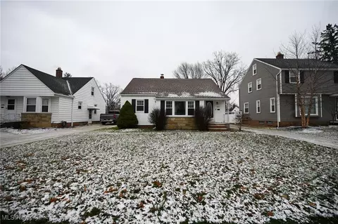 4317 W 217th St, Fairview Park, OH 44126