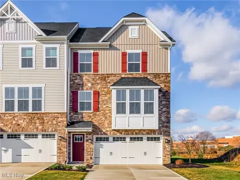 3411 Links Dr, Fairlawn, OH 44333