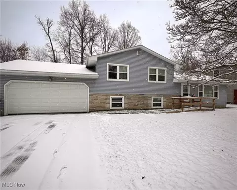 5838 Yorktown Ln, Youngstown, OH 44515