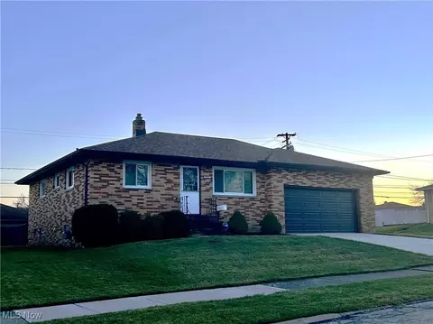 3181 Woodlawn Dr, Parma, OH 44134
