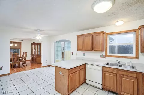 2558 Wright Rd, Akron, OH 44320 photo 7