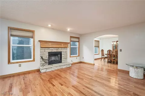 2558 Wright Rd, Akron, OH 44320 photo 4