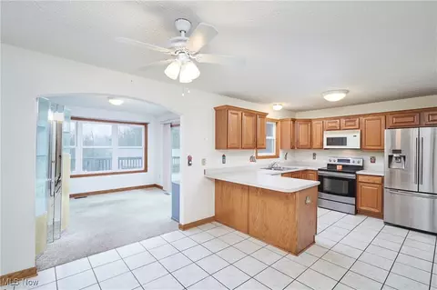 2558 Wright Rd, Akron, OH 44320 photo 9