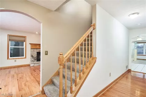 2558 Wright Rd, Akron, OH 44320 photo 3