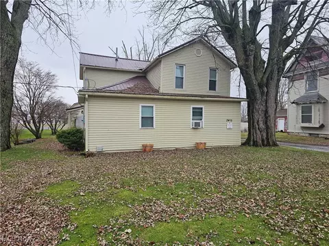 2415 Columbiana Rd, New Springfield, OH 44443