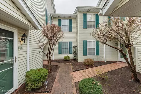 6131 Center St #103, Mentor, OH 44060