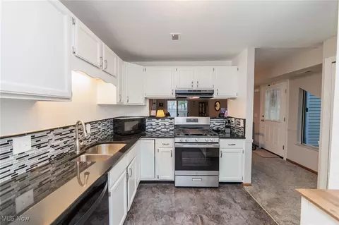 6131 Center St #103, Mentor, OH 44060 photo 13