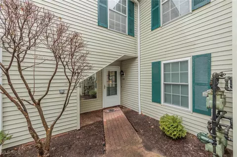 6131 Center St #103, Mentor, OH 44060 photo 2
