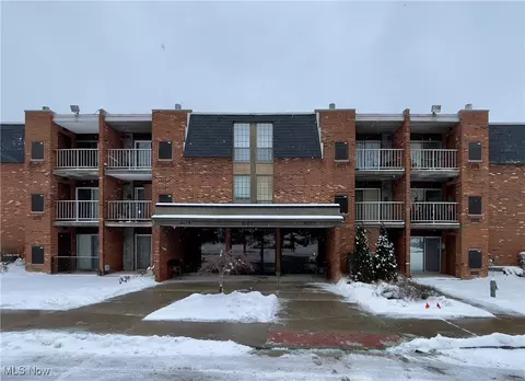 4187 Columbia Rd #237, North Olmsted, OH 44070