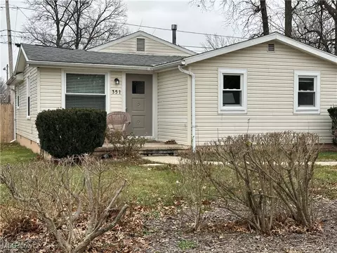 351 Woodridge Rd, Vermilion, OH 44089