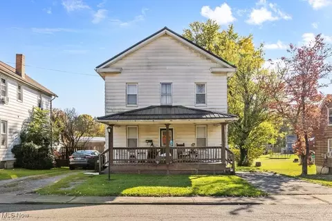 469 Park Ave, East Palestine, OH 44413