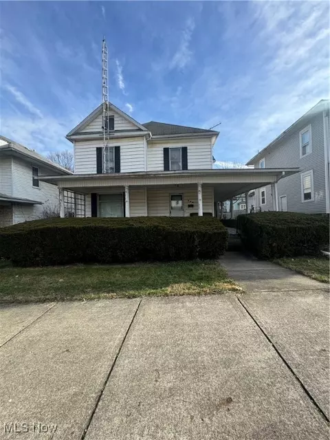 416 N 8th St, Cambridge, OH 43725