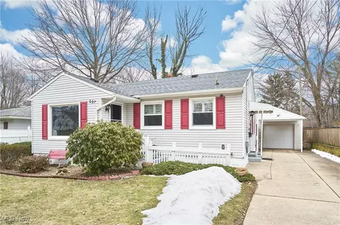 697 Morningview Ave, Akron, OH 44305
