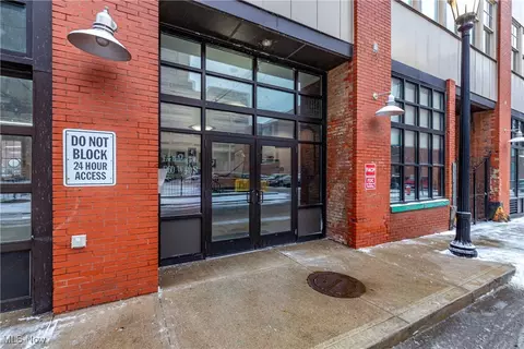 1260 W 4th St #303, Cleveland, OH 44113