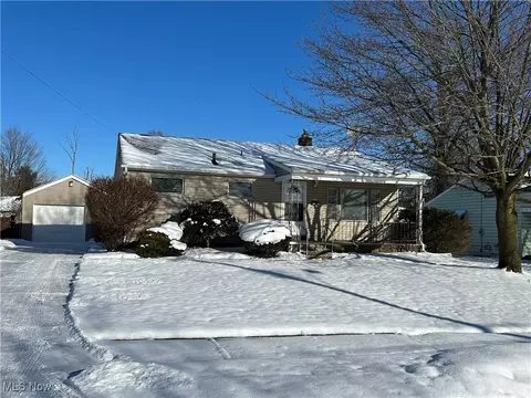 2270 Chaney Cir, Youngstown, OH 44509