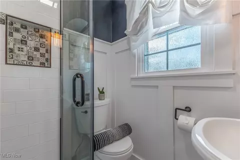Bath - 361 Colgate Ave, Elyria, OH 44035 photo 2 of 4